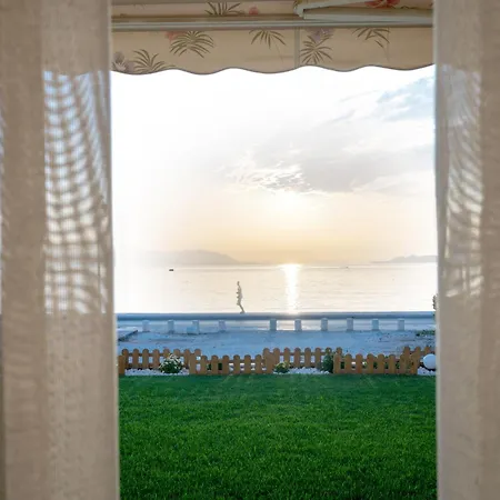 Loutraki Sea Sunset Apartment Exterior photo